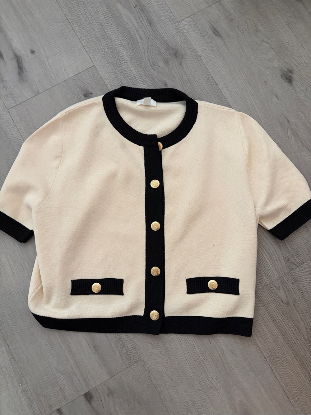 H&M Cream Knit Sweater with Black Ribbed Collar